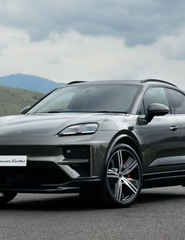 MACAN-TURBO-AVENTURINE-GREEN-METALLIC-15